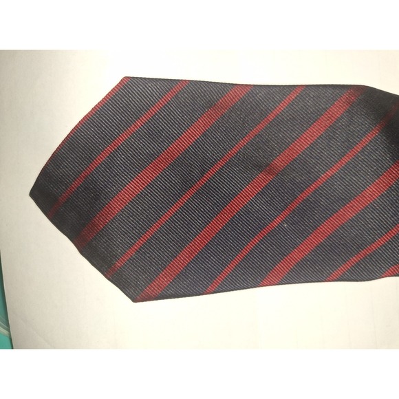Brooks Brothers Necktie Navy Blue Red Striped All Silk Elegant Classic - Picture 1 of 4